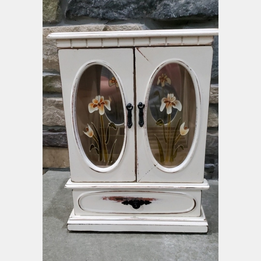 Vintage distressed Farmhouse Rustic jewelry box